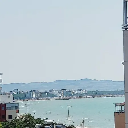 Inas Ejstel * Durrës